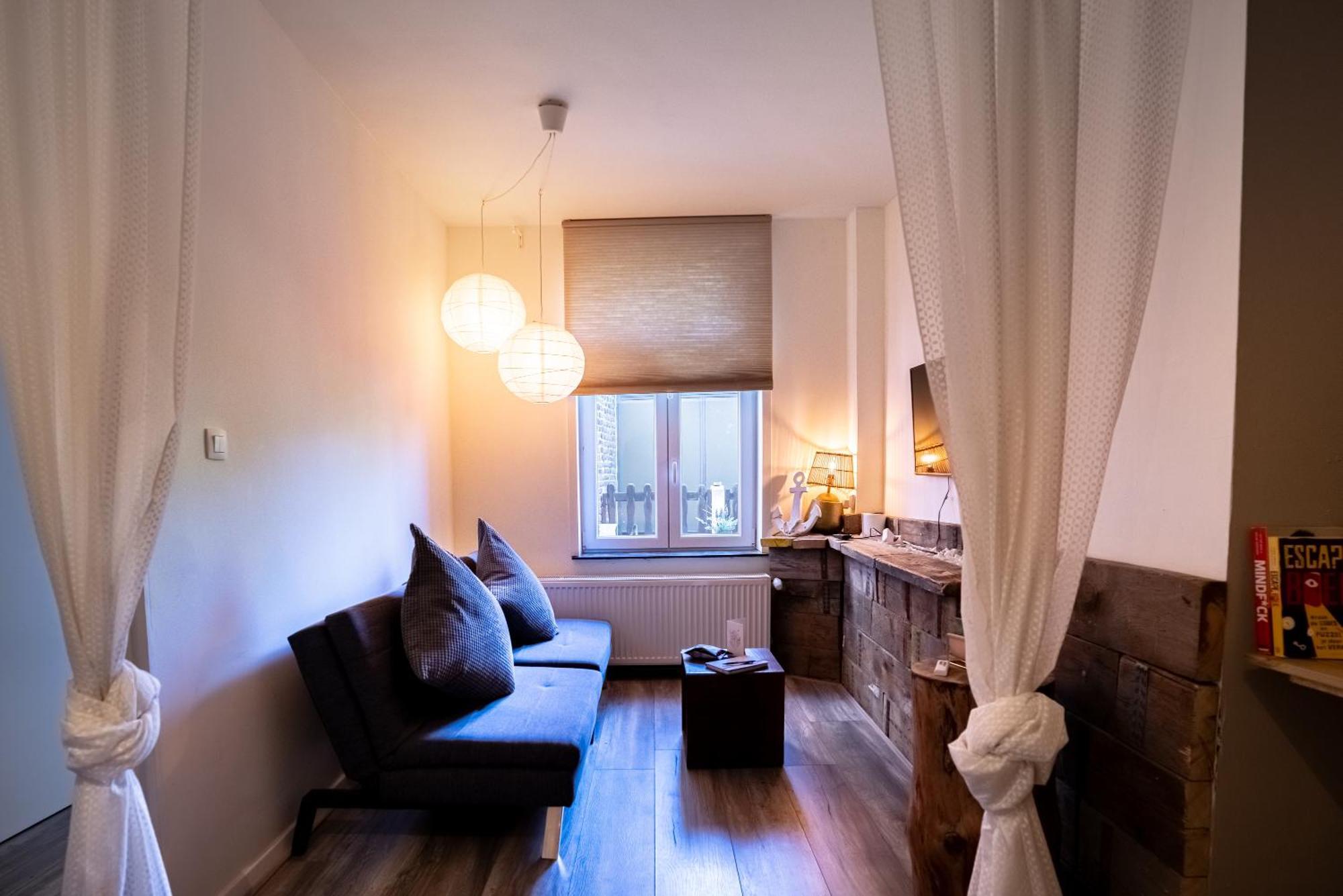 Maas Suites Ланакен Екстер'єр фото